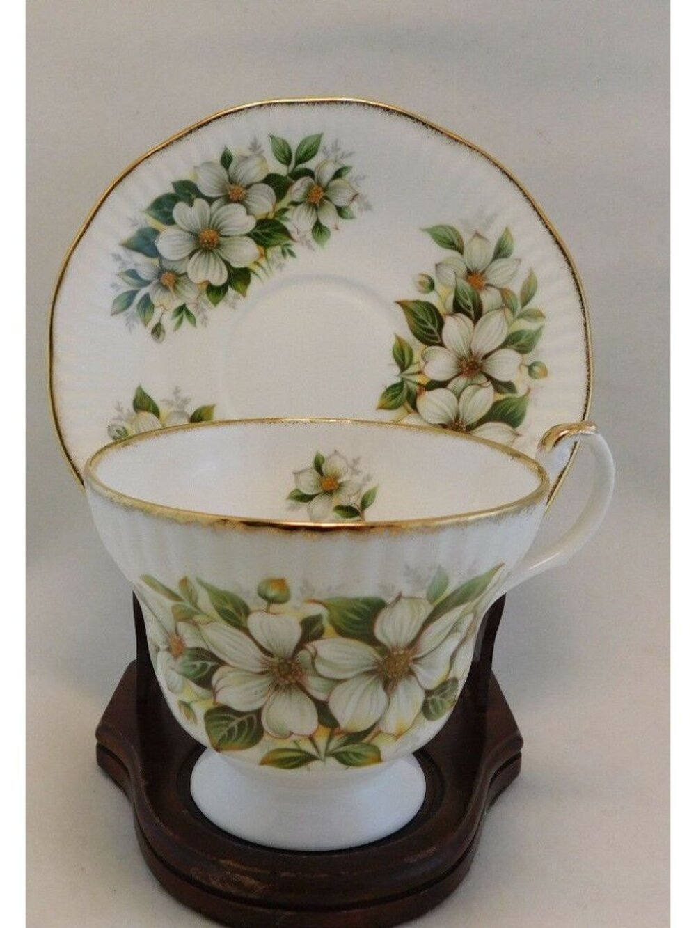 Royal Minister Bone China Tea Cup Saucer Set Dogwood Floral White Gold Trim